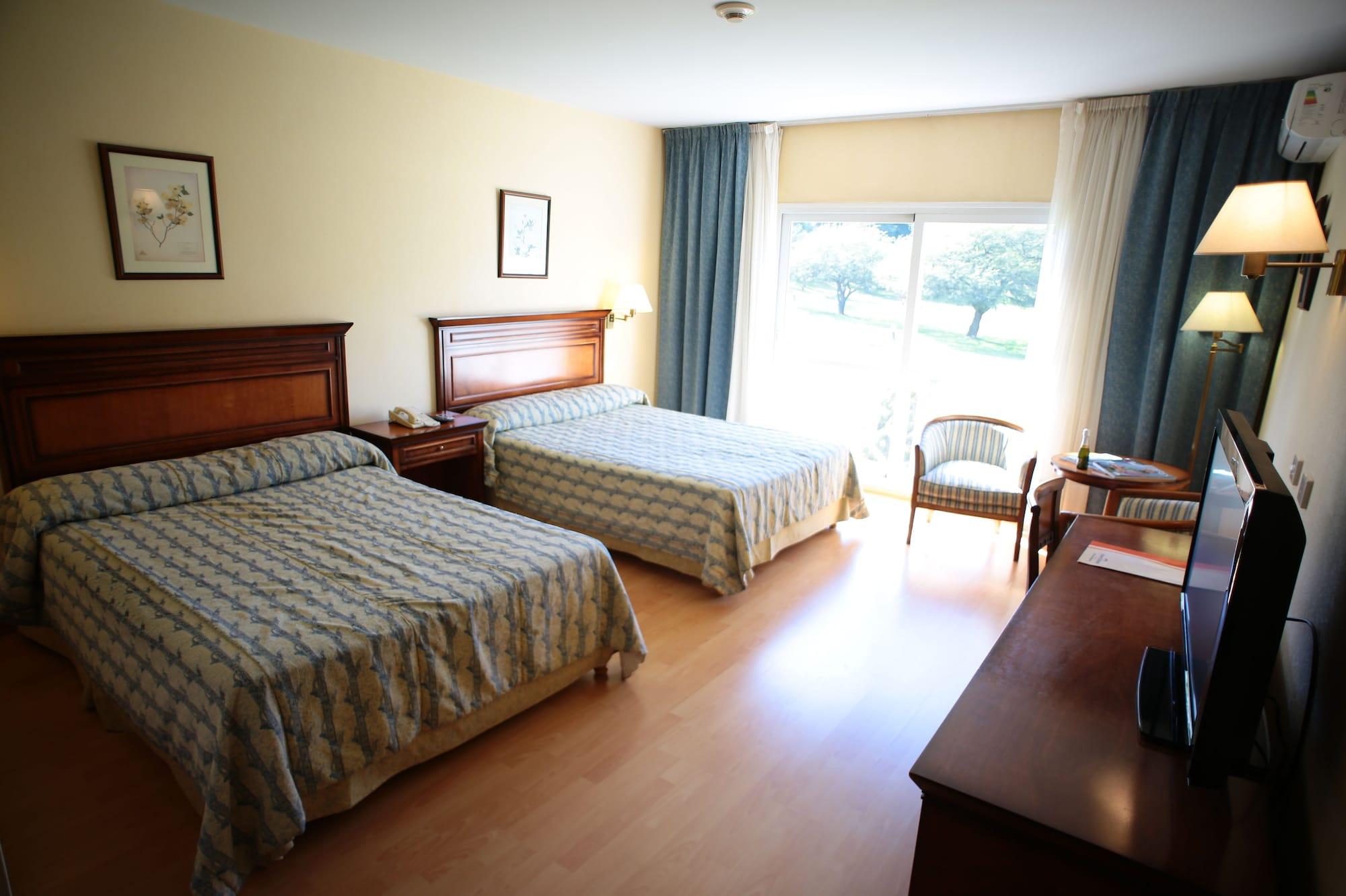 Howard Johnson Hotel & Spa Вилья-Хенераль-Бельграно Экстерьер фото